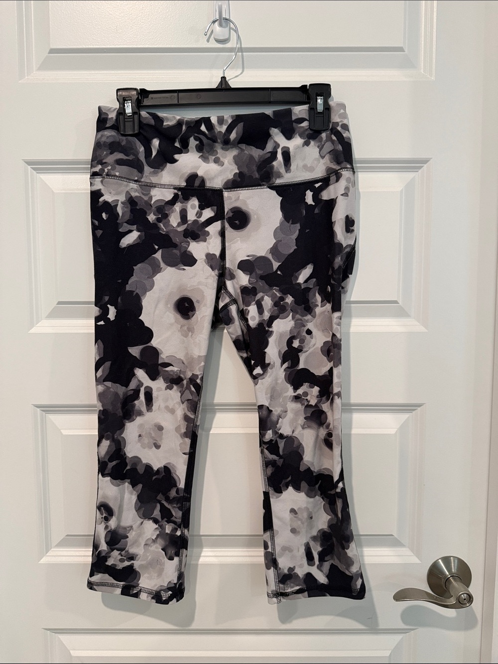 DSG Black & Gray Floral Capri Leggings